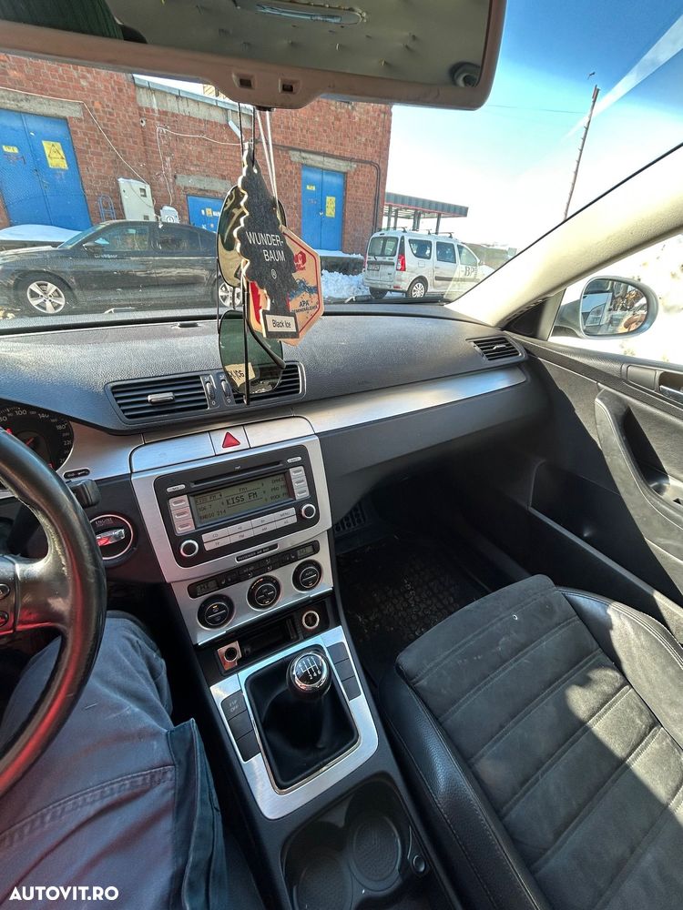 Volkswagen Passat 2.0 TDI Comfortline - 8