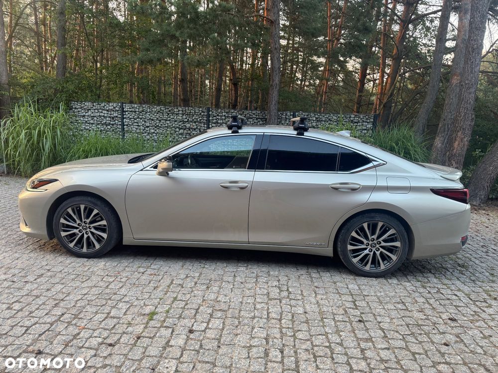 Lexus ES 300h Prestige - 8