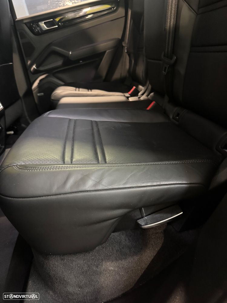 Porsche Cayenne S E-Hybrid - 13