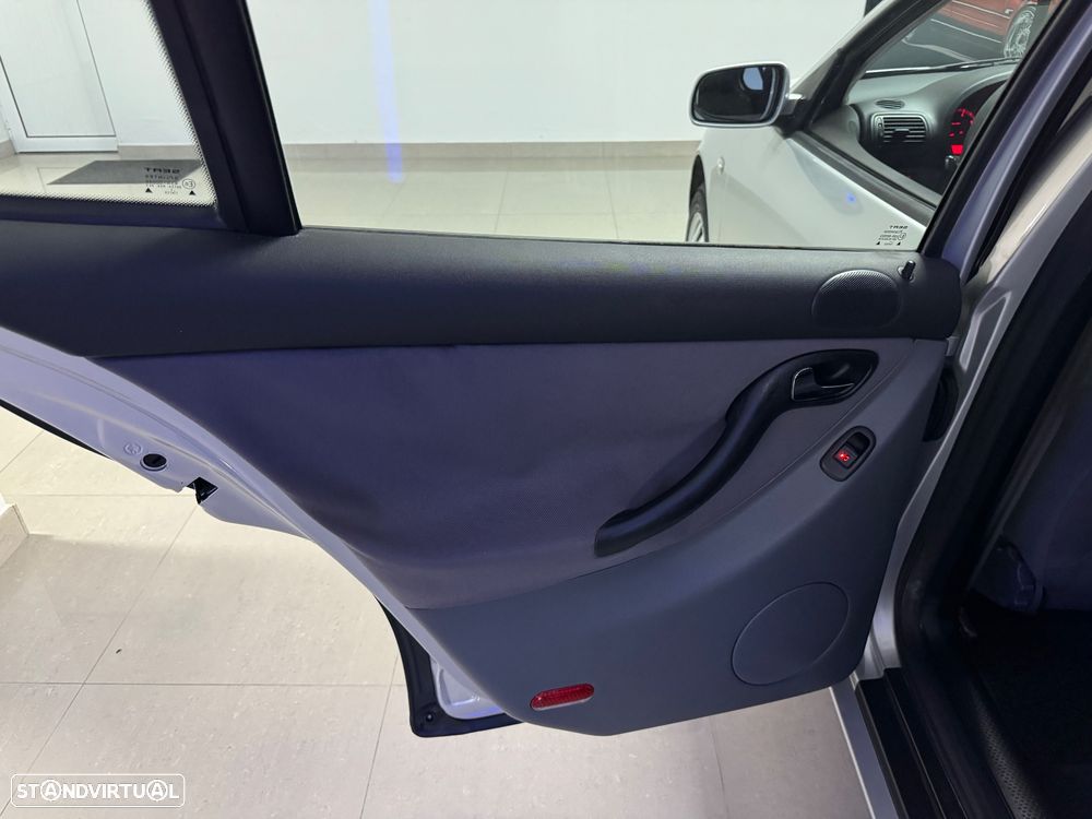 SEAT Leon 1.4 16V Confort JE+AC - 36