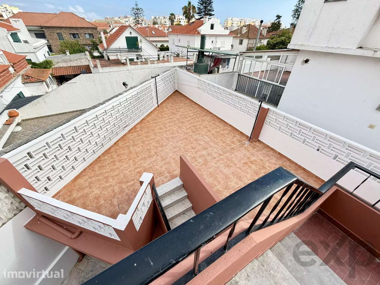 Arrenda T4 - 2º Piso em moradia isolada, reconstruído de raiz, Costa d - Grande imagem: 3/56