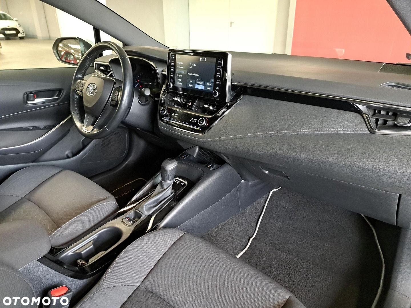 Toyota Corolla 1.8 Hybrid Comfort - 16