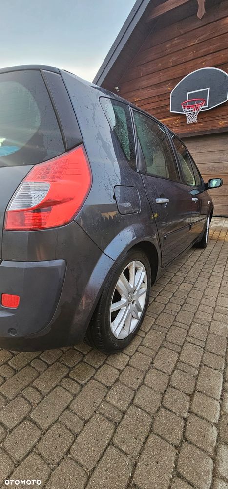 Renault Scenic 1.9 dCi Tech Run - 9