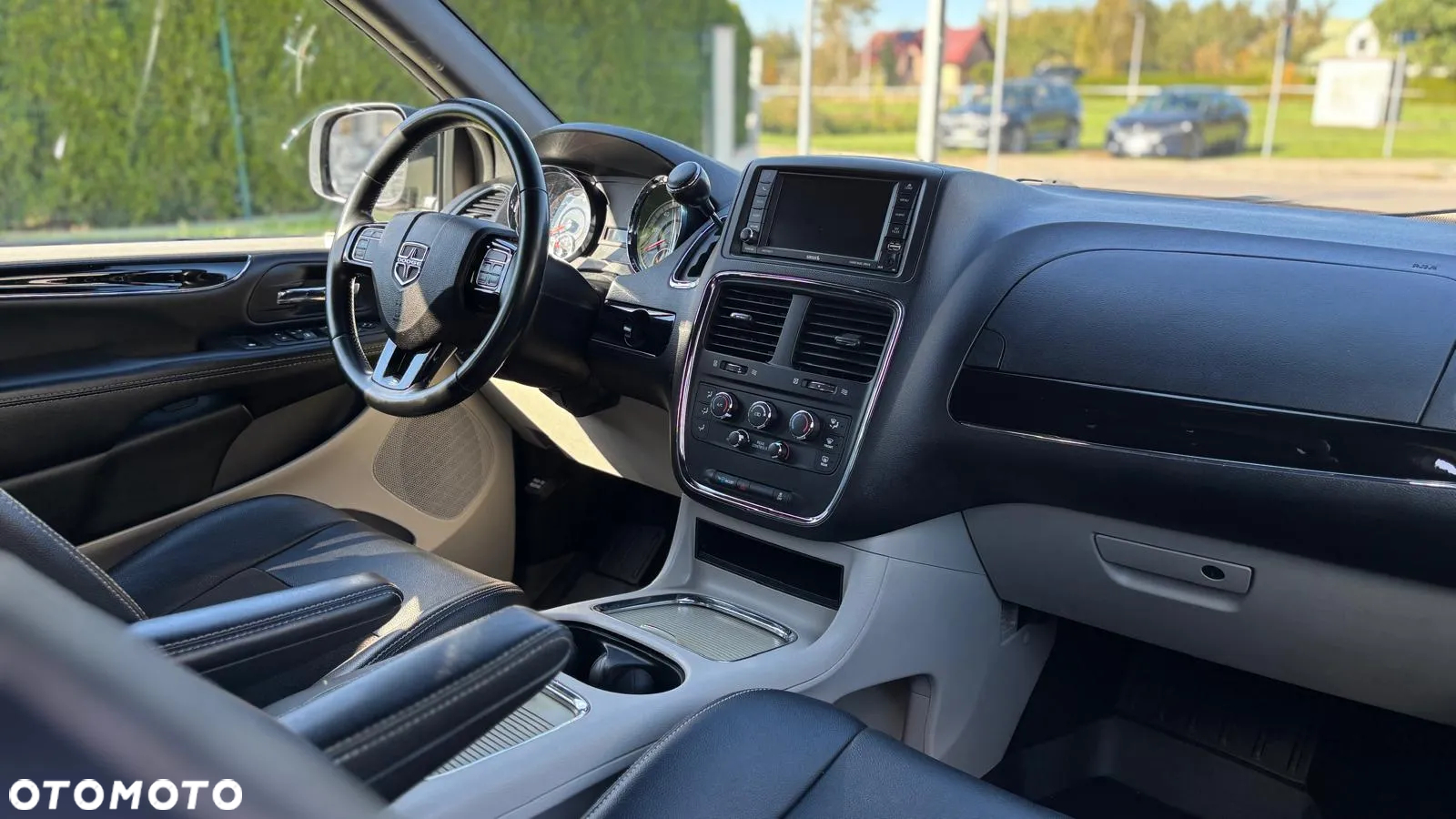Dodge Grand Caravan - 22