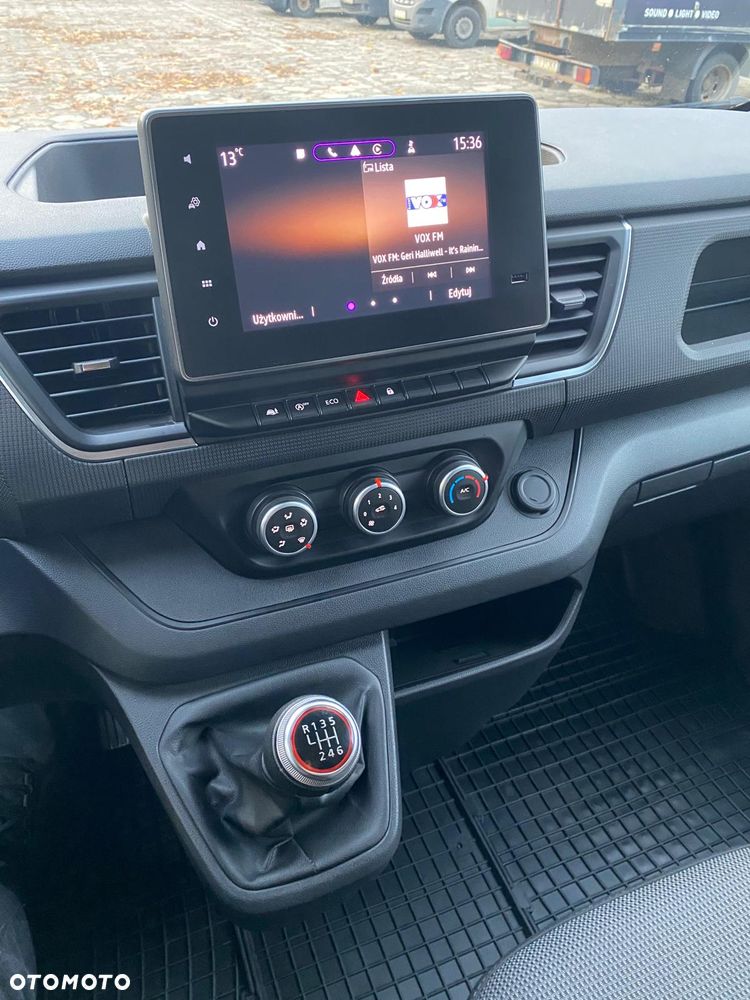 Renault Trafic - 12