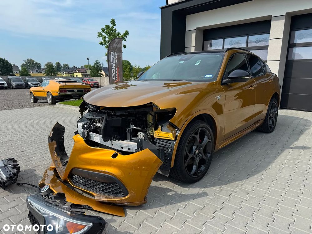 Alfa Romeo Stelvio 2.0 Turbo 16V AT8-Q4 Tributo Italiano - 2