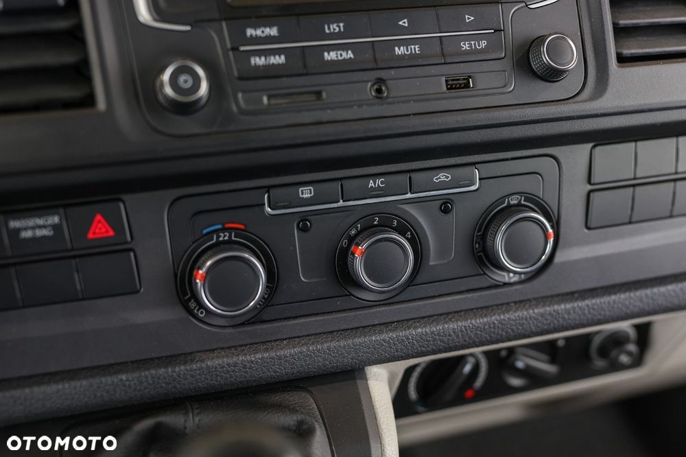 Volkswagen Transporter - 21