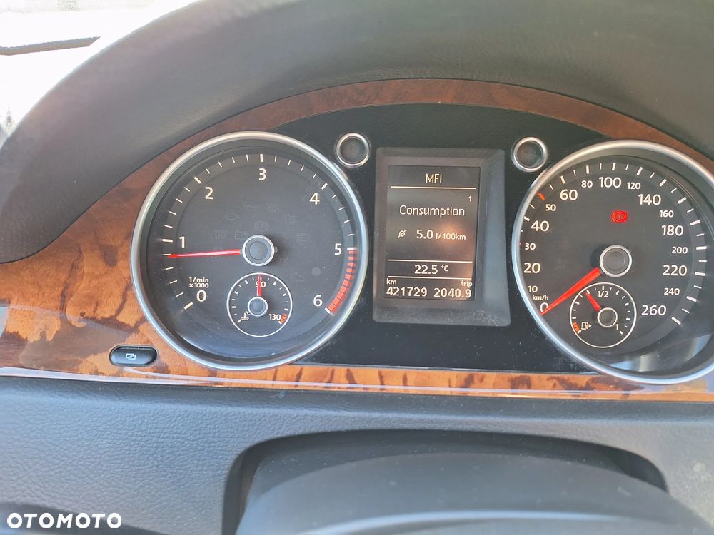 Volkswagen Passat 2.0 TDI Highline DSG - 2