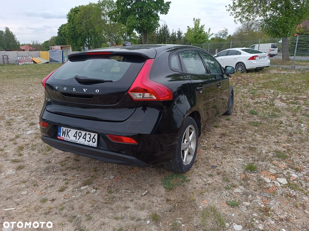 AUTO NA CZĘŚCI -VOLVO V40 NA CZĘŚCI ĆWIARTKA BŁOTNIK POSZYCIE KLAPA ZDERZAK LAKIER 717-46 Dostawa GWARANCJA !!! Ćwiartka Drzwi Podłużnica Wanna Cały na części GWARANCJA !!! Przód Tył Zestaw Komplet Drzwi Klapa Zderzak Błotnik Maska Grill Atrapa Szyba Pas Lampa Lusterko Boczki Fotel Kanapa Kokpit Deska Rozdzielcza Przełącznik Włącznik Sterownik Przewody Wiązka Instalacja Moduł Komputer Czujnik Listwa Pompa Alternator Wtryski Głowica Rozrusznik Kompresor Sprzęgło Dwumas Silnik Skrzynia ABS Klimatyzacji Paliwa Wspomagania Kolektor Turbina Przepustnica Zawór Chłodnica Koło Hak Belka Sanki Zawieszenie Mcpherson Półoś Amortyzator Wydech Tłumik Zacisk Most - 8