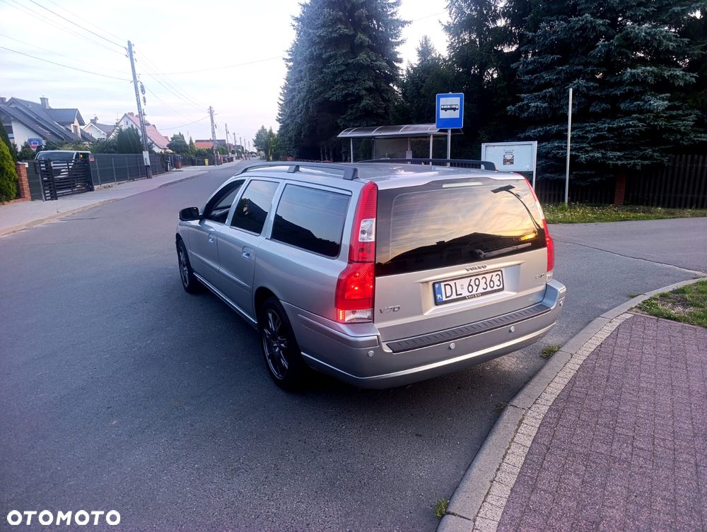 Volvo V70 2.4 D DPF Edition Comfort - 4