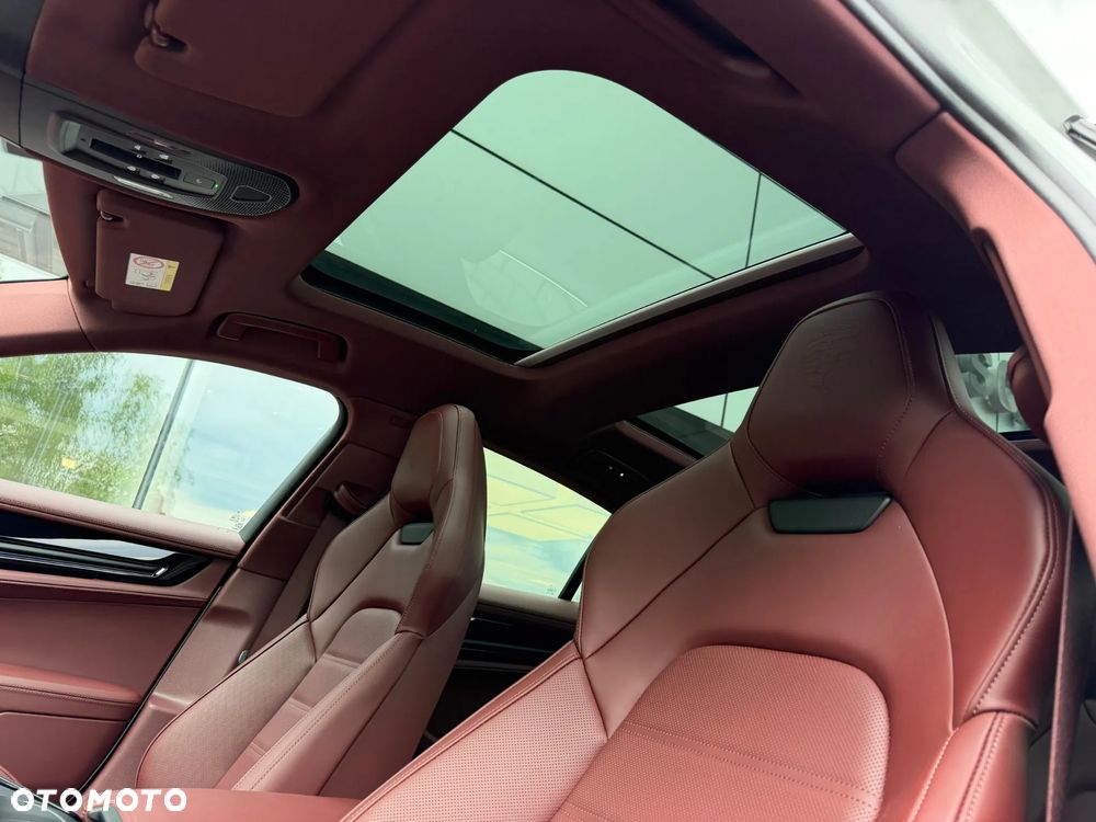 Porsche Panamera 4 - 22