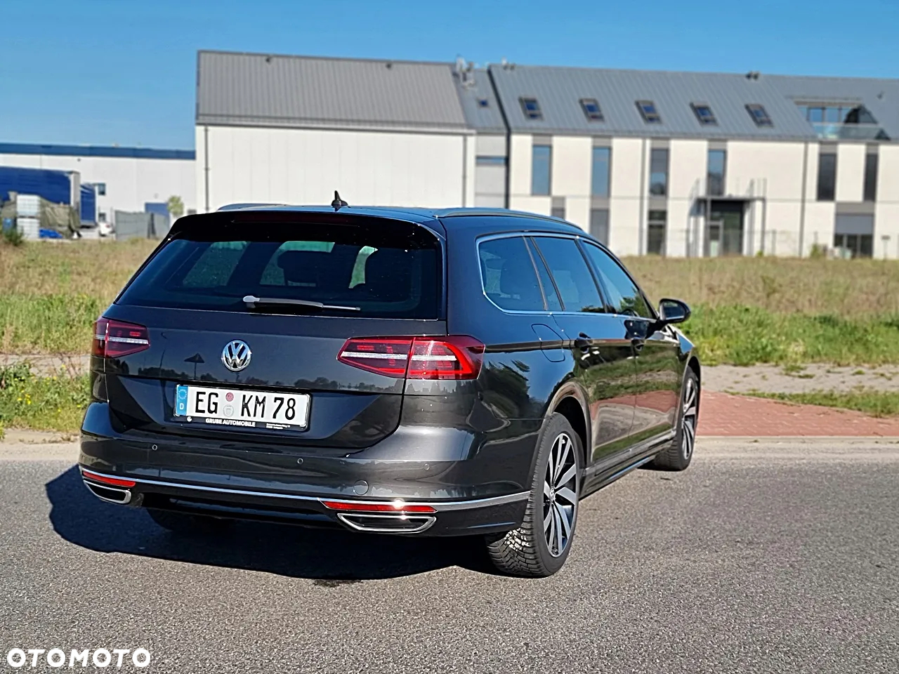 Volkswagen Passat - 10