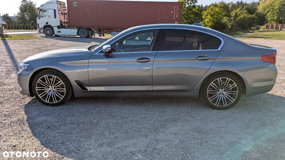 BMW Seria 5 530i xDrive Sport Line - 9