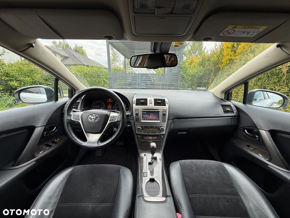 Toyota Avensis 2.0 Premium MS - 19