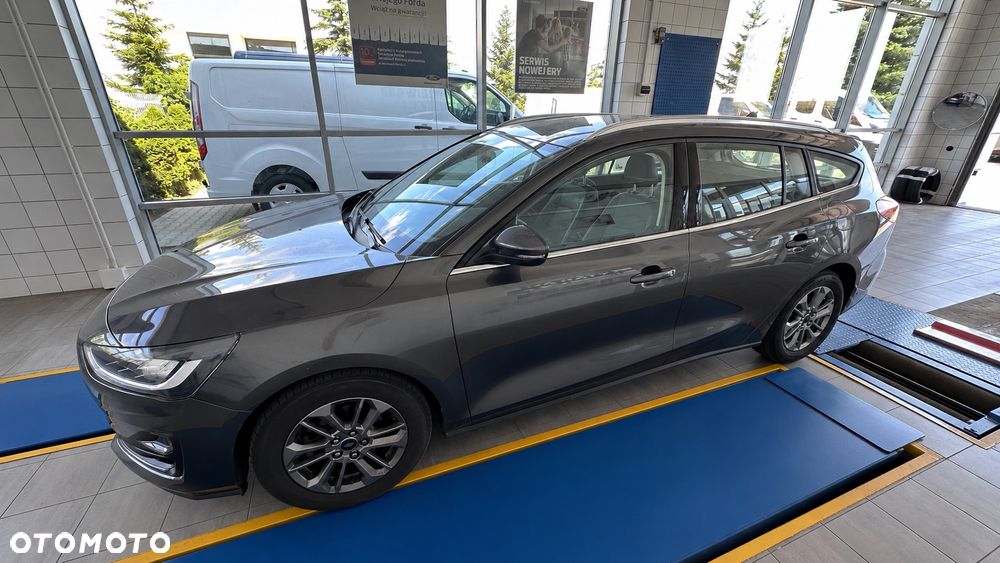 Ford Focus ver-1-5-ecoblue-titanium - 2