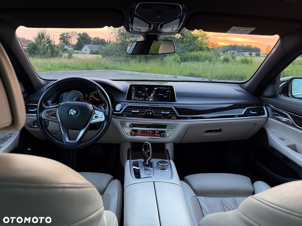 BMW Seria 7 740d xDrive - 11