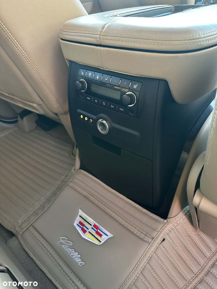 Cadillac Escalade - 23