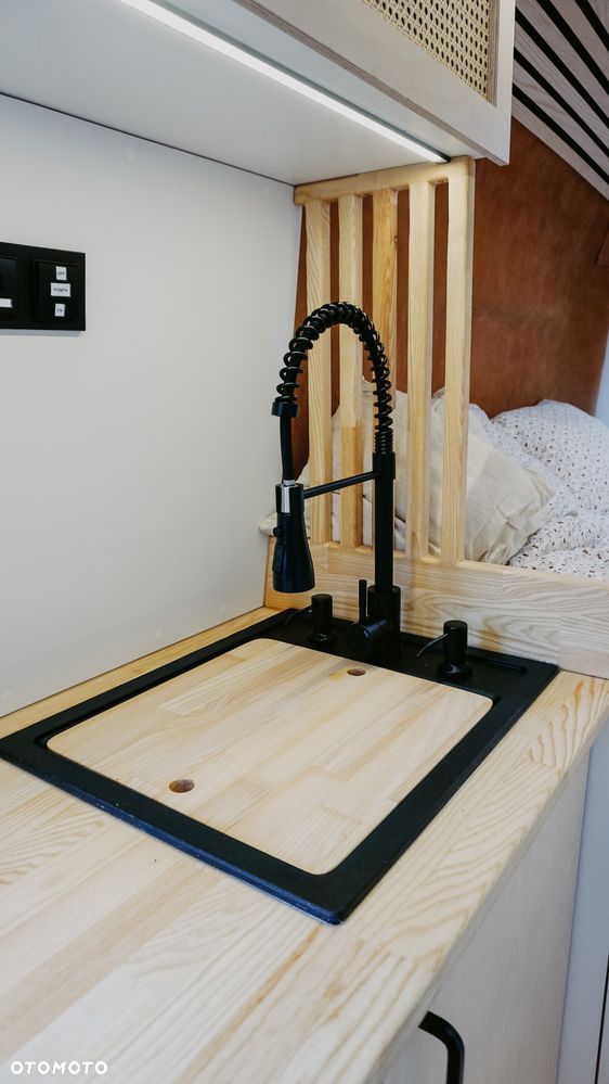 Mercedes-Benz Sprinter 907.235 - 19