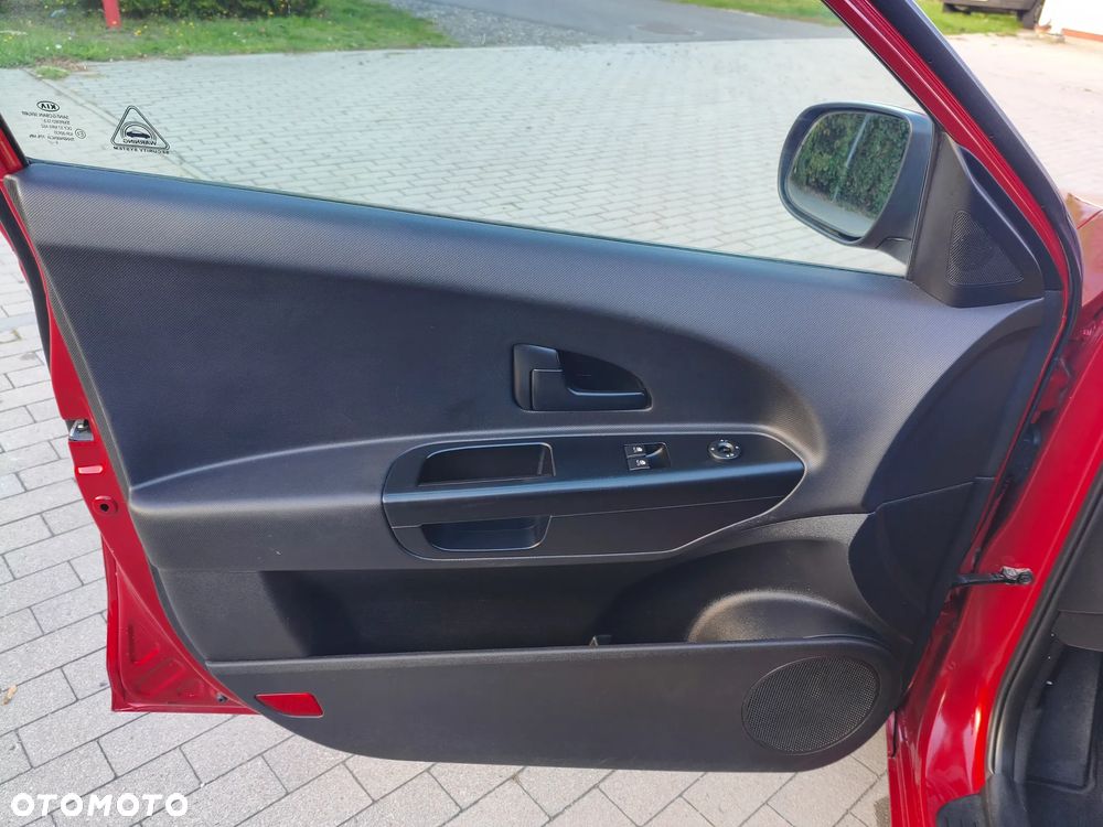 Kia Ceed 1.4 CVVT Dream-Team Edition - 16