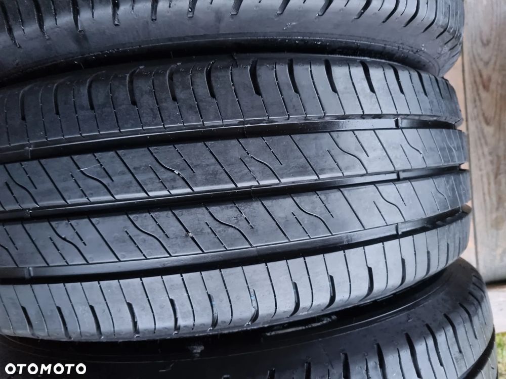 Opony Goodyear EfficientGrip Cargo 2 215/65R16c 109T 2023r.4x8mm super stan - 3