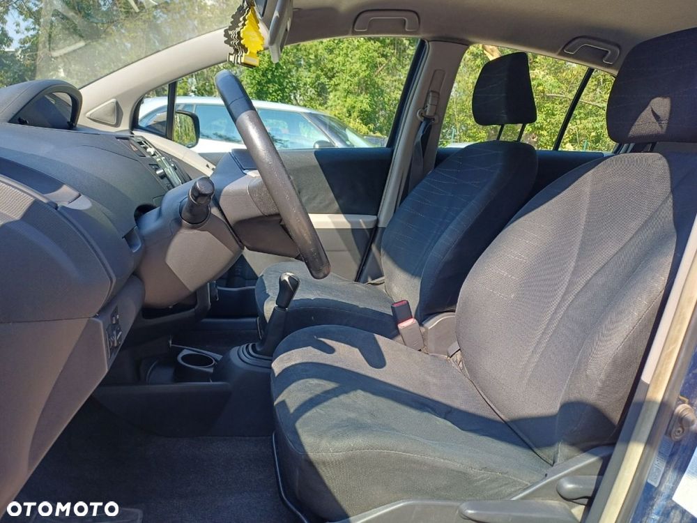 Toyota Yaris - 7
