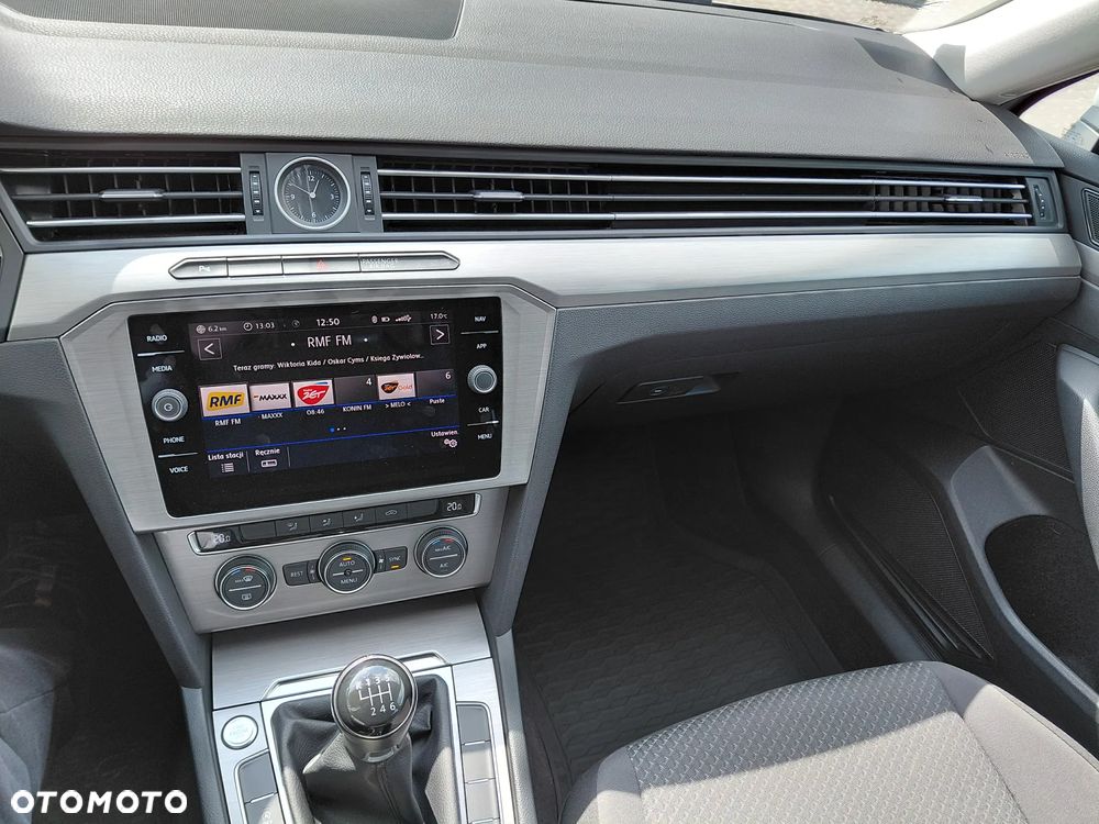 Volkswagen Passat 1.4 TSI BMT Trendline - 29