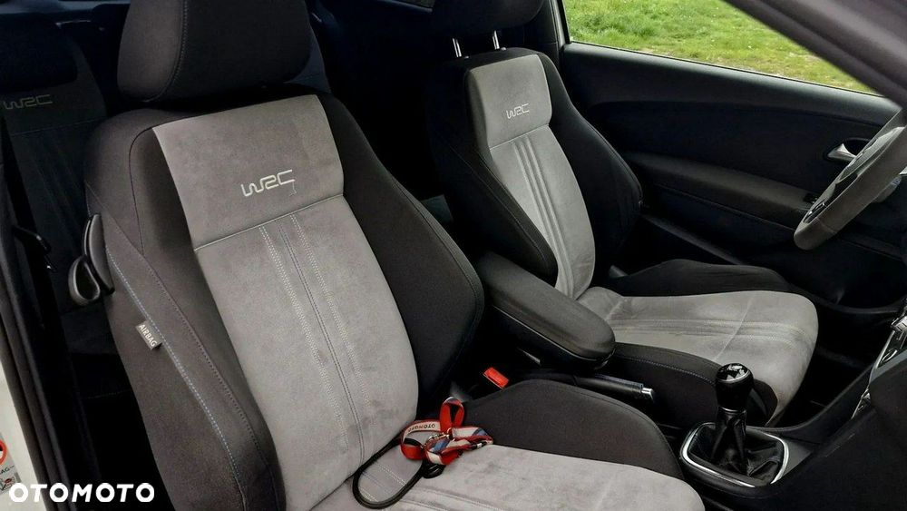 Volkswagen Polo - 13