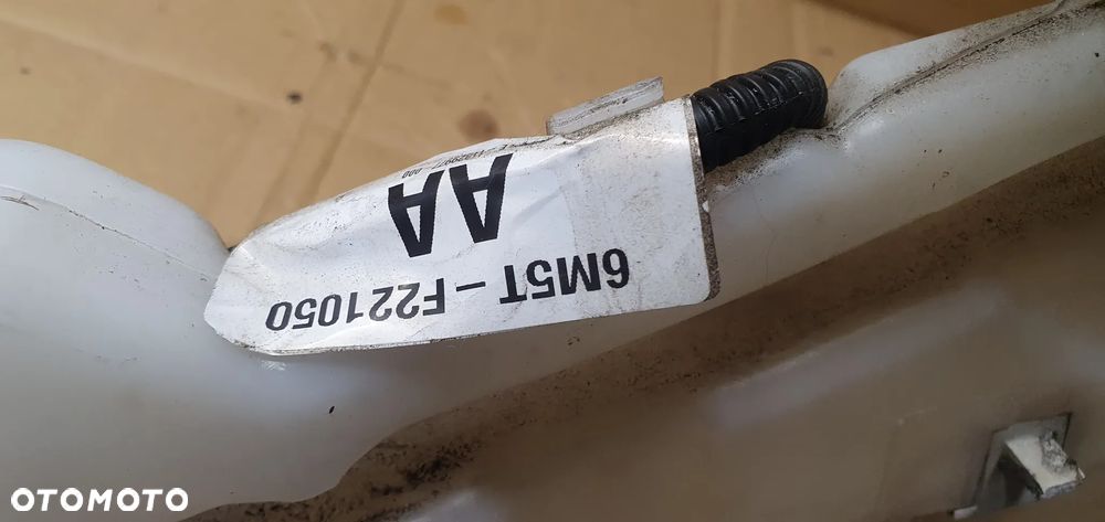Zbiorniczek płynu spryskiwaczy pompka Ford Kuga MK1 3M51-13K163-AC - 8