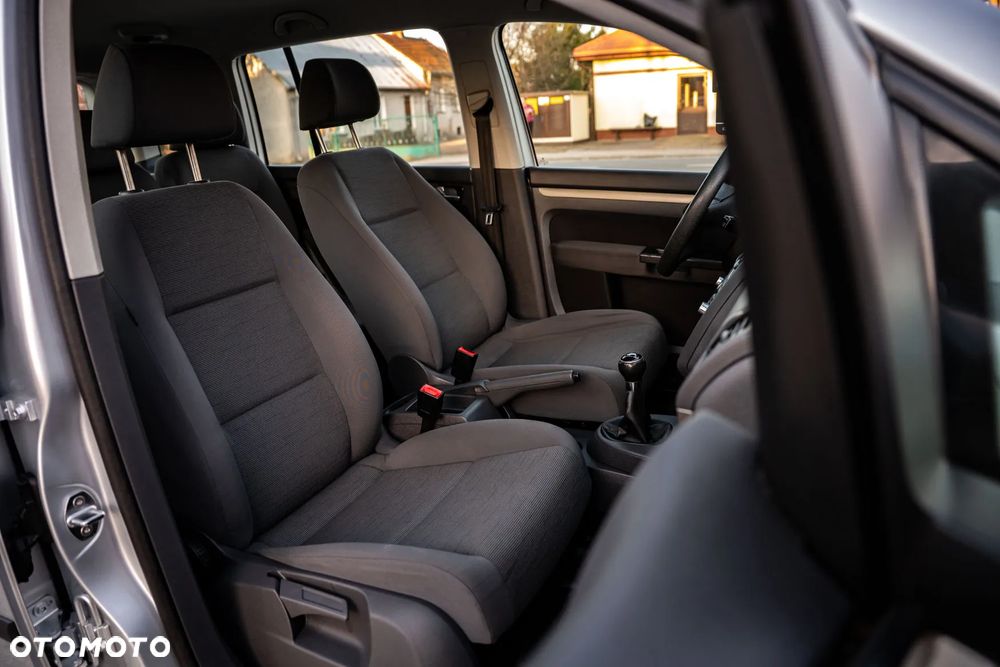 Volkswagen Touran 1.9 TDI DPF Conceptline - 27