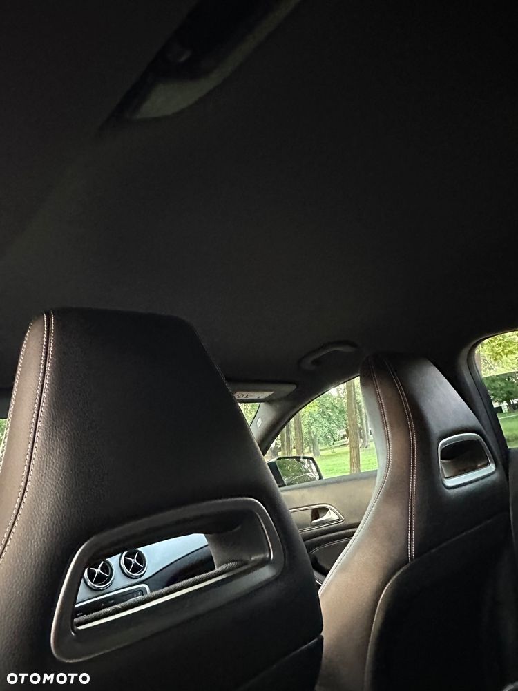 Mercedes-Benz CLA 200 Urban - 20