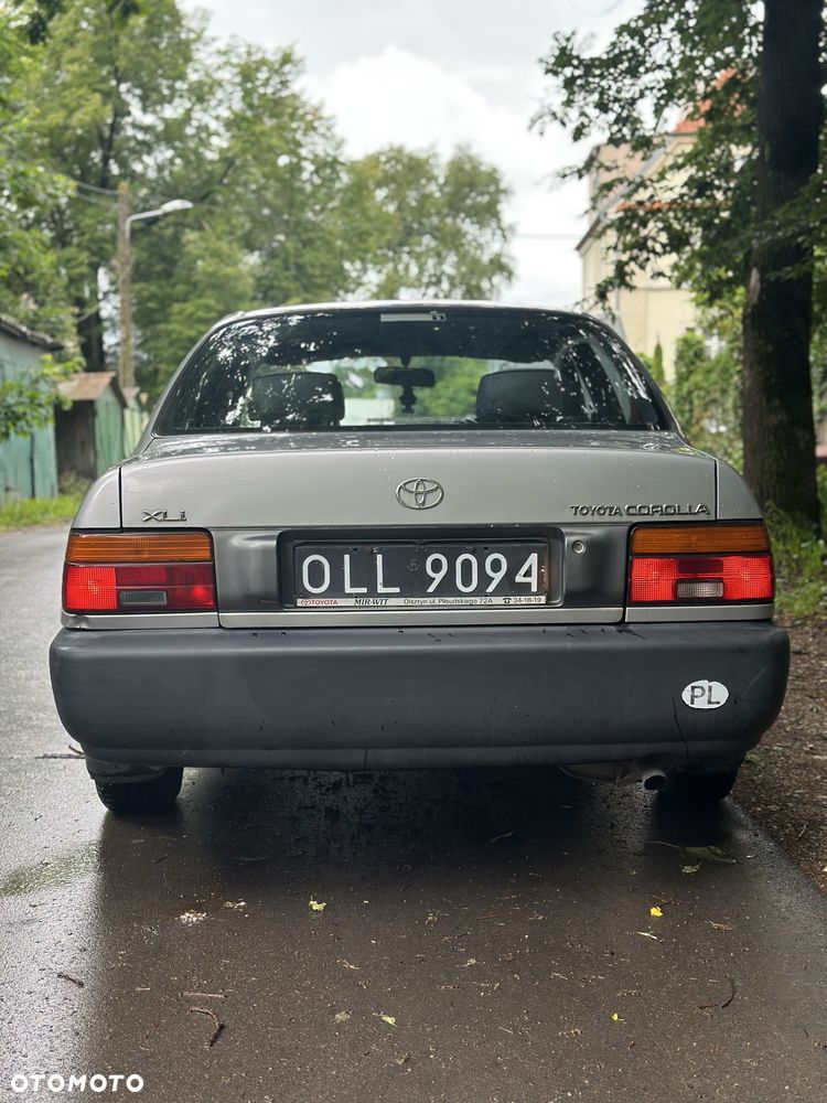Toyota Corolla - 4