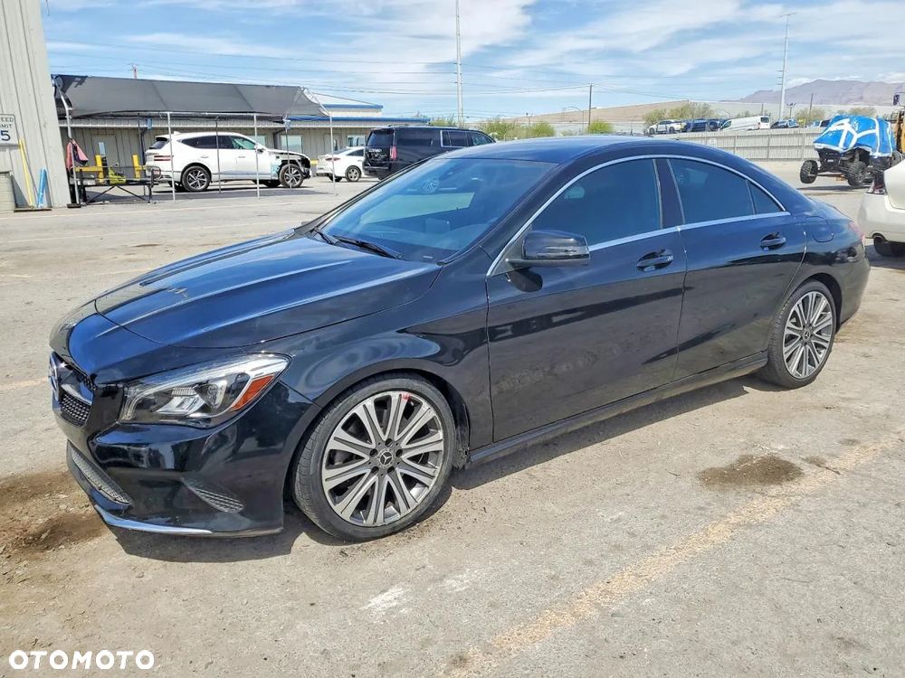 Mercedes-Benz CLA 250 4Matic 7G-DCT - 2