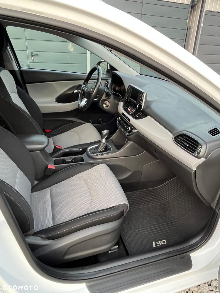 Hyundai i30 1.6 D Classic + - 14