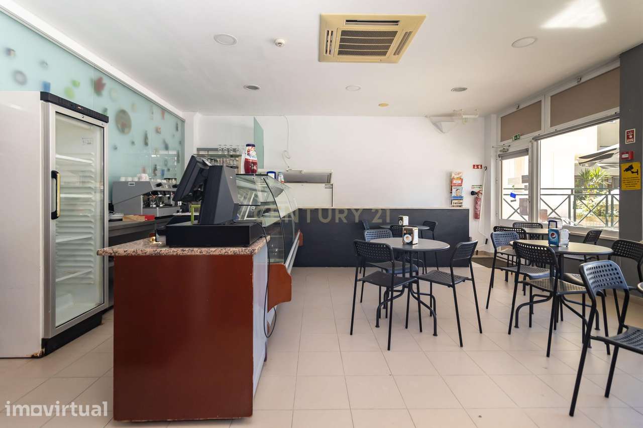 Investimento em Setúbal: Loja/Café/Snack-Bar Equipado e Distribuído po - Grande imagem: 4/38