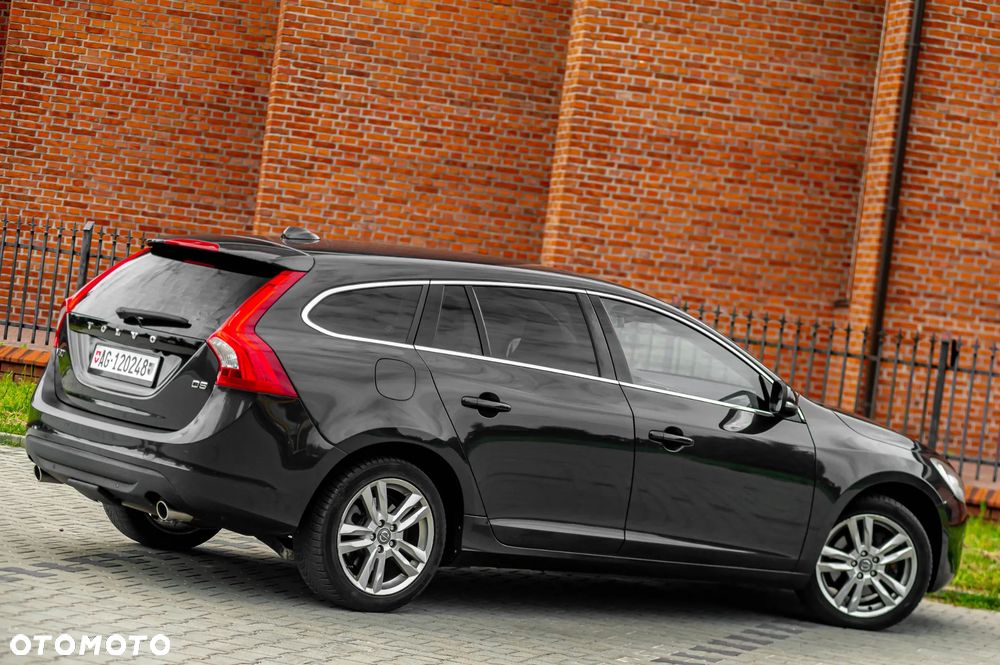 Volvo V60 D5 Geartronic Momentum - 4