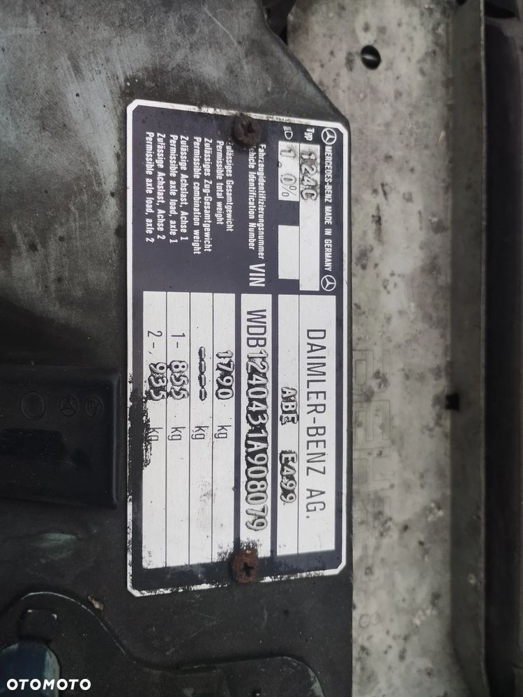 Mercedes-Benz W124 (1984-1993) - 23