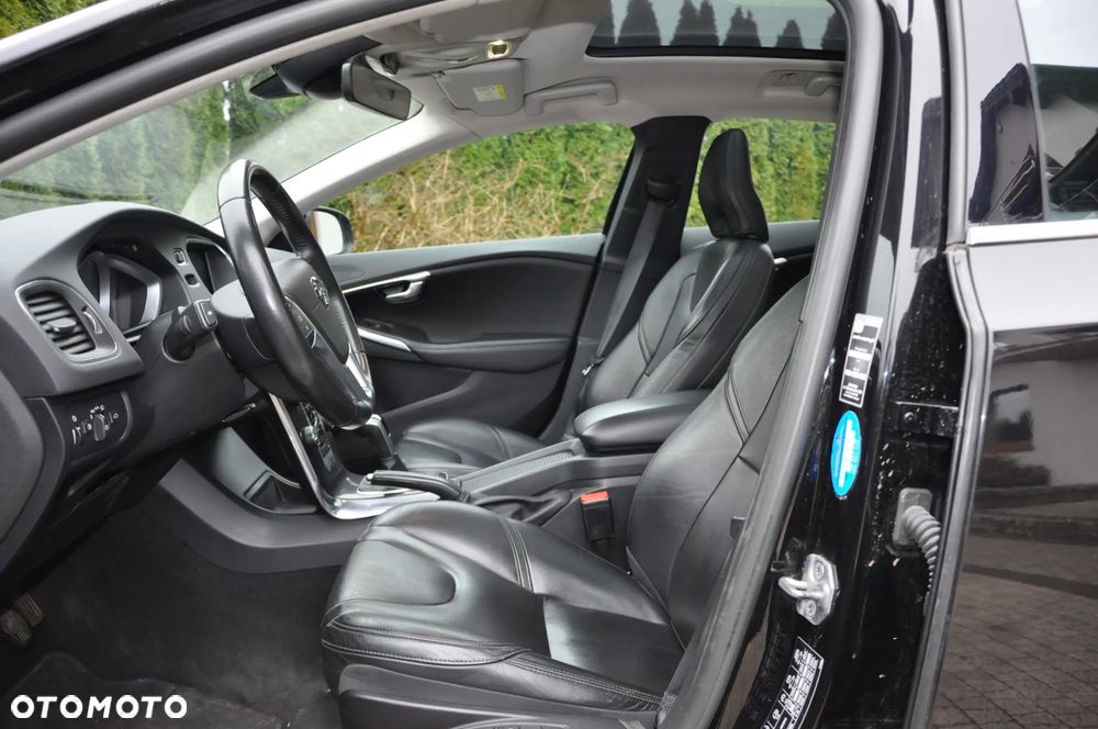 Volvo V40 D2 Inscription - 17