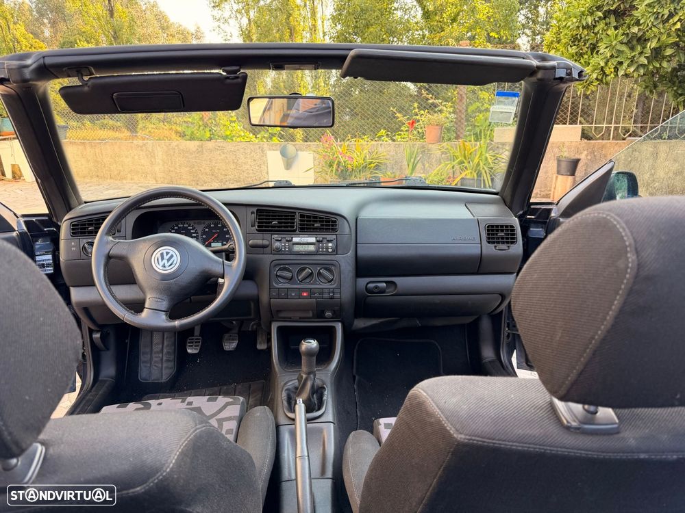 VW Golf 1.6i Highline - 23