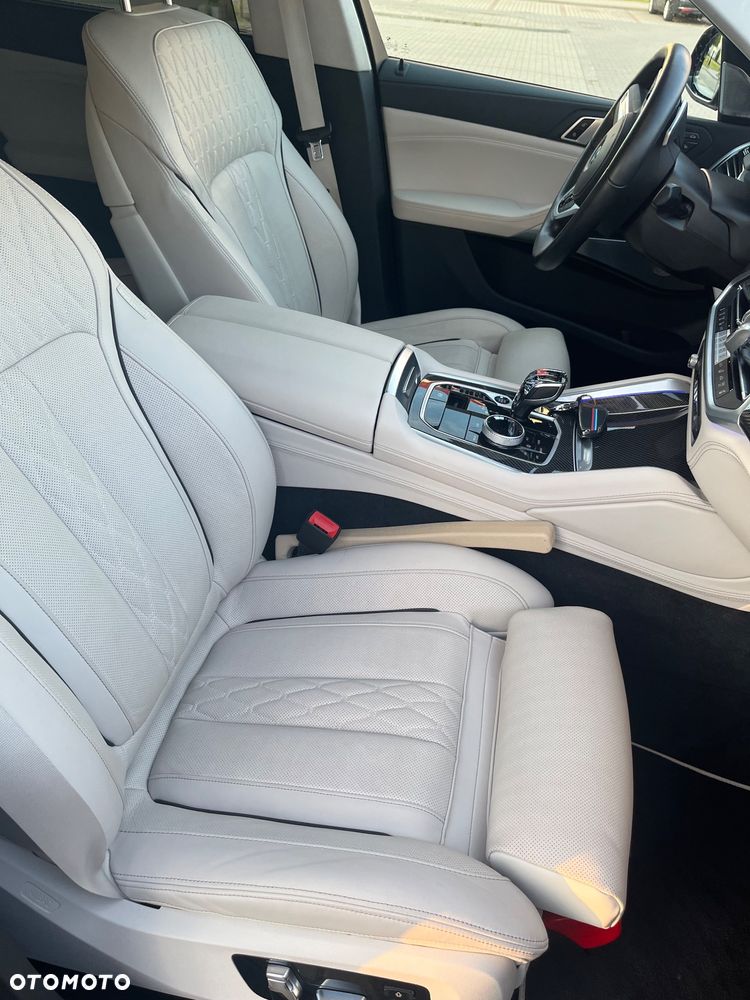 BMW X6 M50i - 6