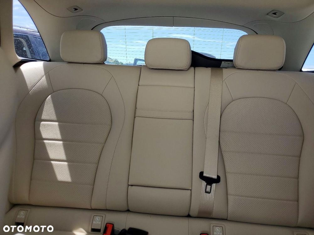 Mercedes-Benz GLC 300 4Matic 9G-TRONIC AMG Line - 10