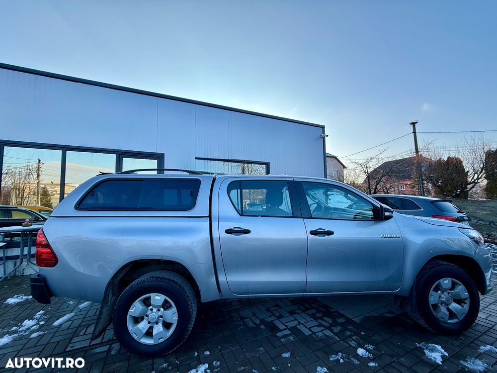 Toyota Hilux 4x4 Double Cab M/T Comfort - 3