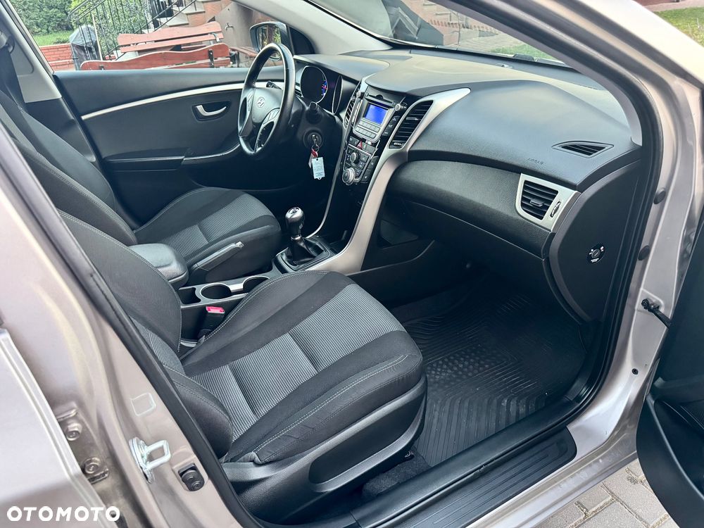 Hyundai i30 1.6 CRDi Comfort - 11