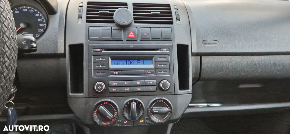 Volkswagen Polo 1.4 TDI Attractive - 9