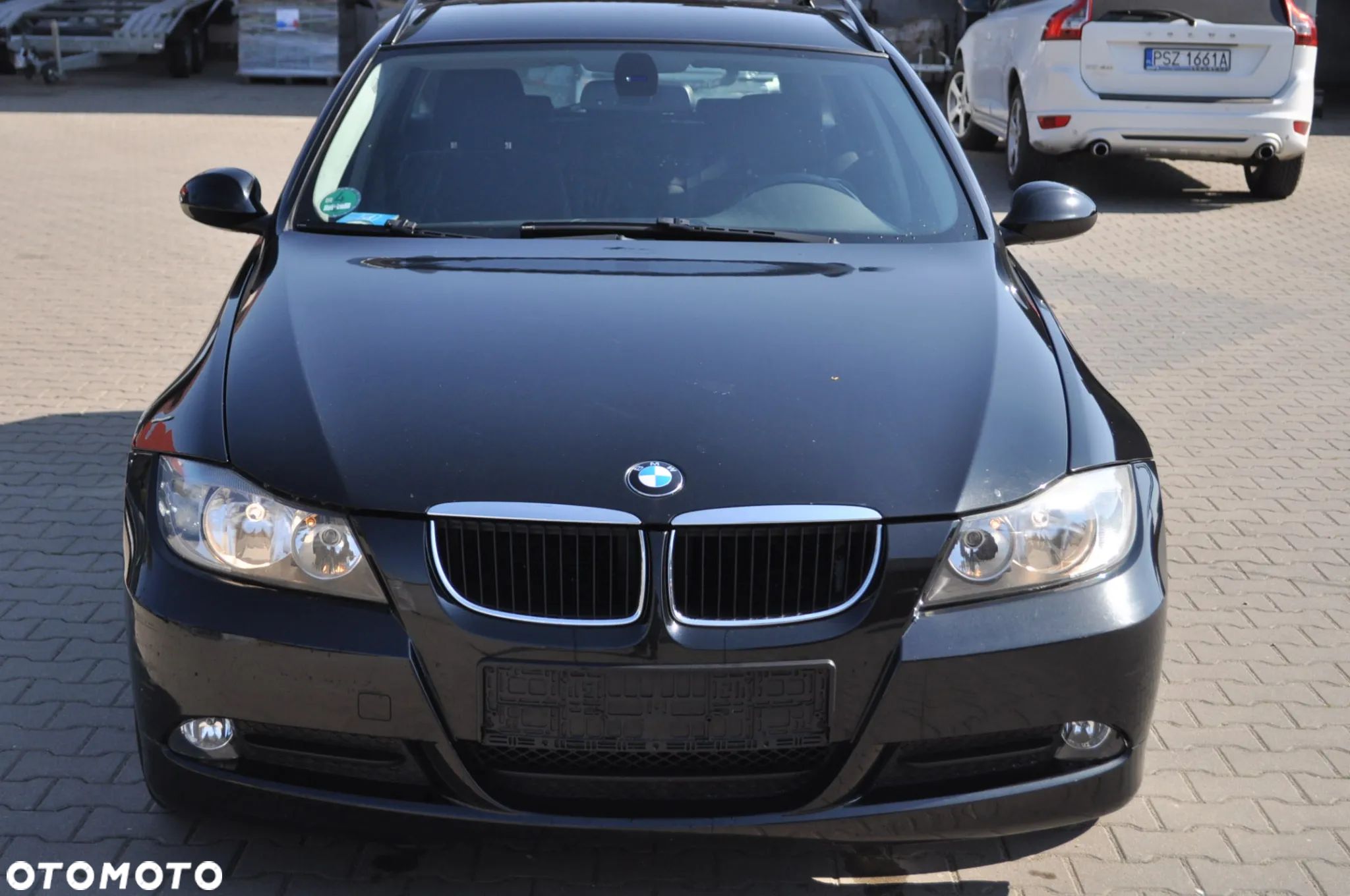 BMW Seria 3 318i Touring - 1
