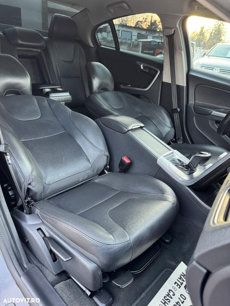 Volvo S60 D2 Geartronic - 13