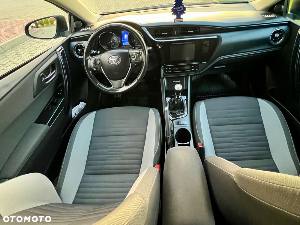 Toyota Auris - 7