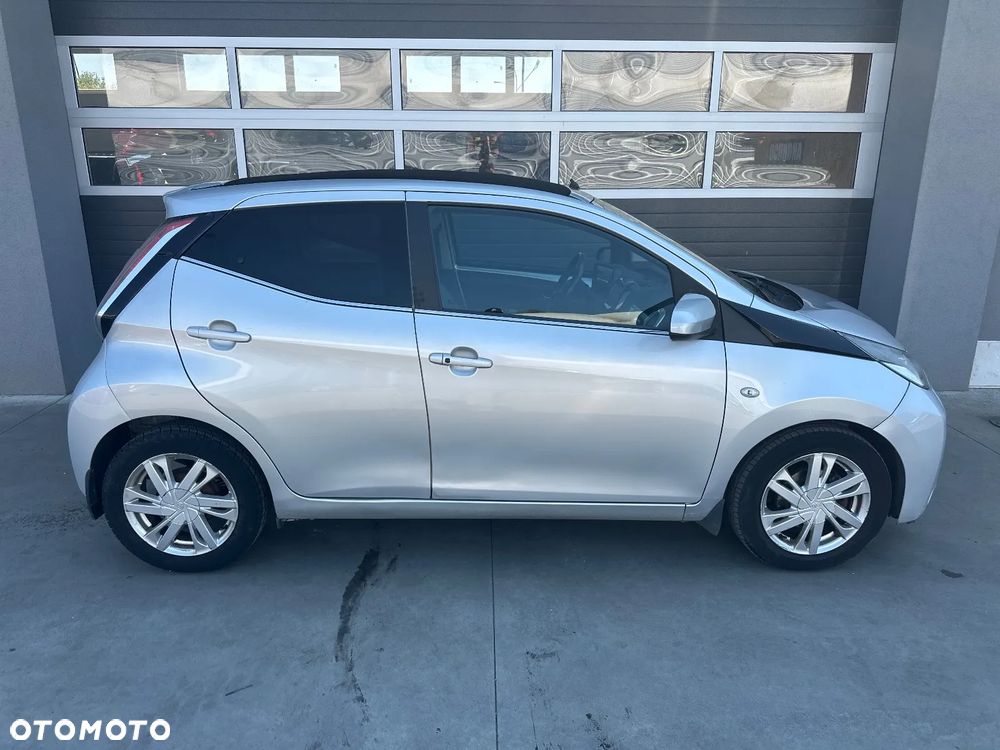 Toyota Aygo x-wave - 1