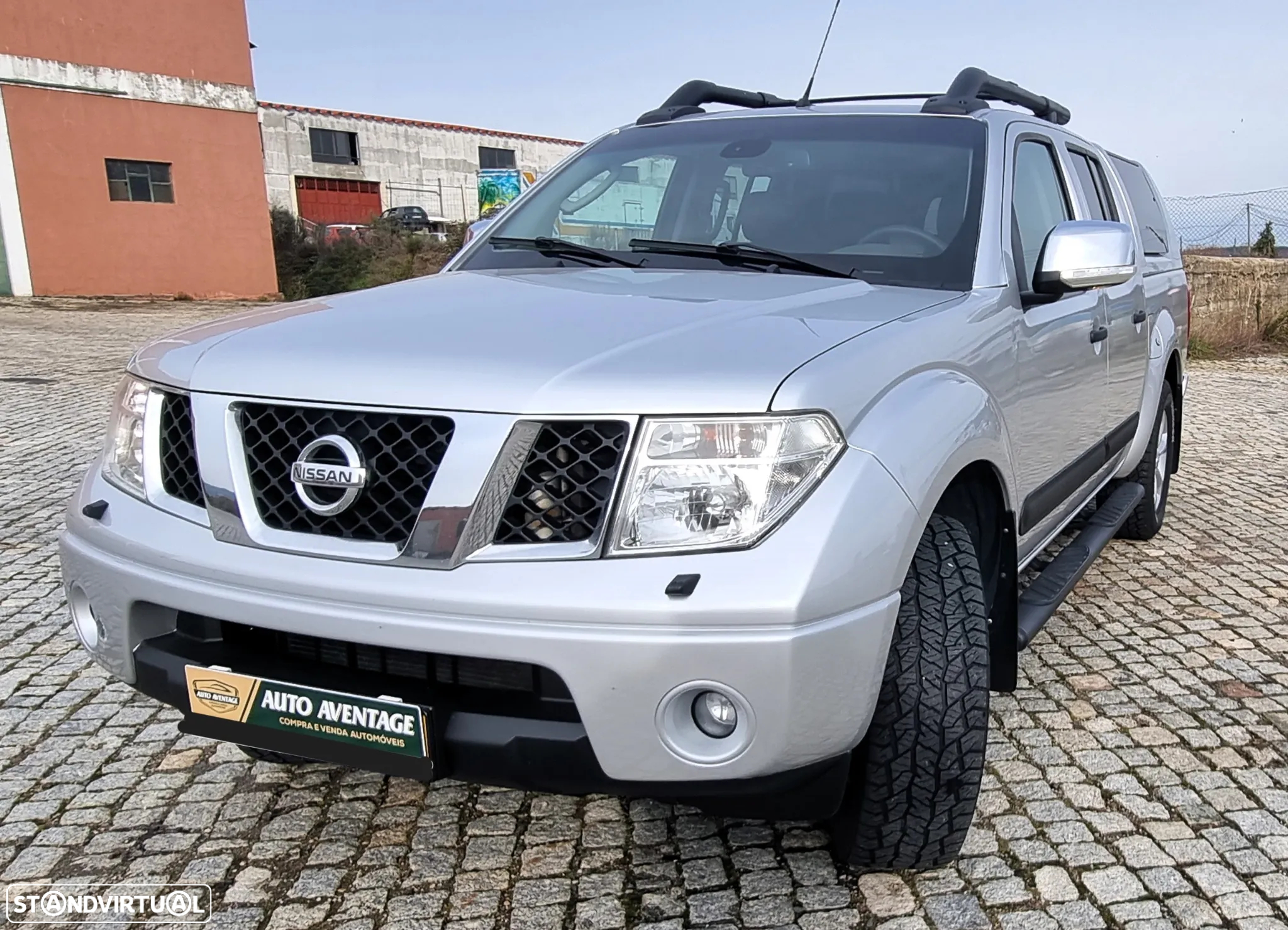 Nissan Navara 2.5 dCi CD Platinium Marfim - 14