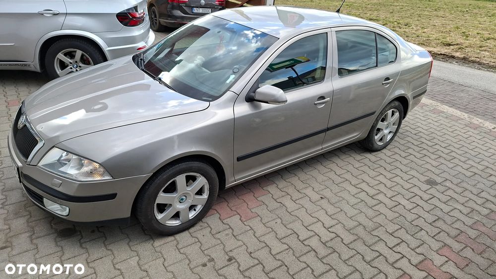 Skoda Octavia 1.9 TDI Ambiente DSG - 2