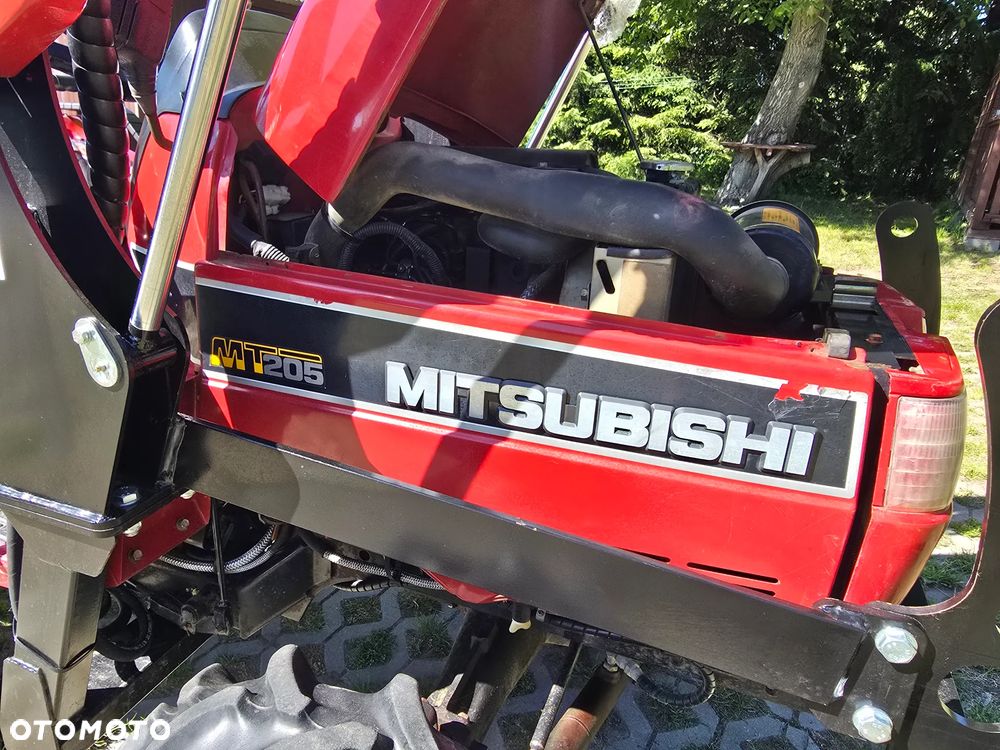 Mitsubishi - 16